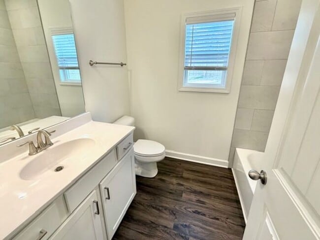 Building Photo - OPEN HOUSE! Now Leasing a 5-Bedroom 3 Bath Home in Horn Lake, MS.