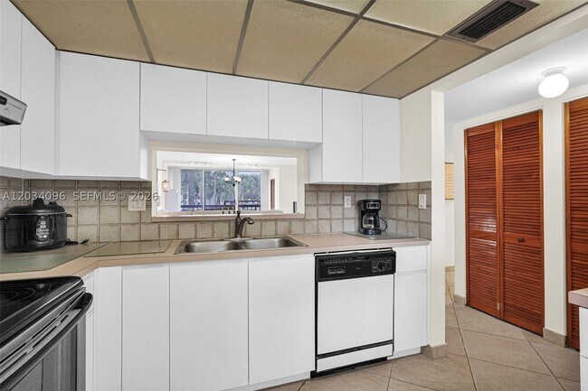 Building Photo - 10825 SW 112th St