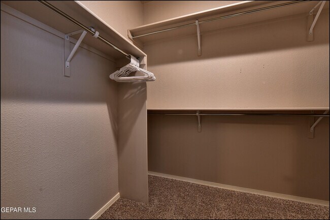 Building Photo - 221 Jennice Cir