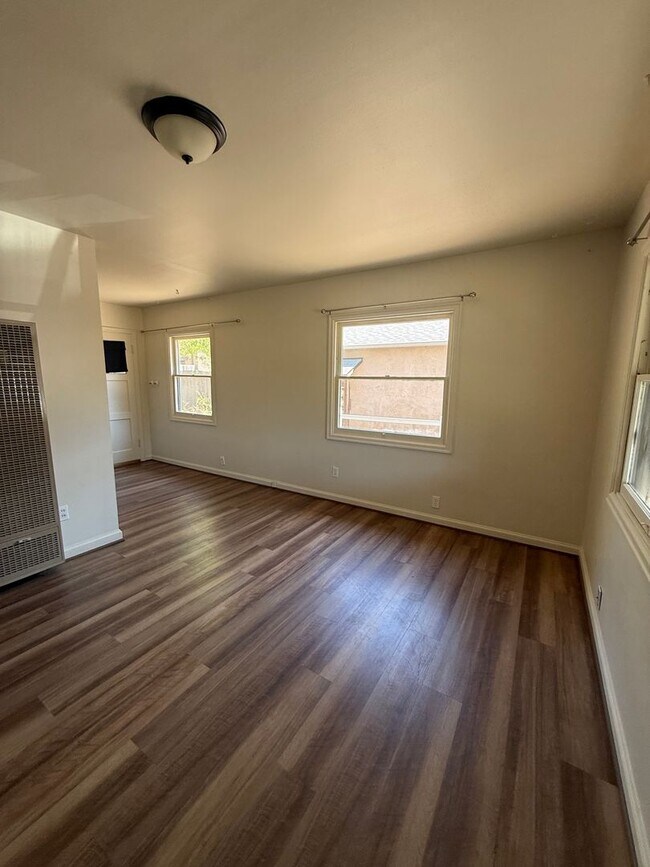 Building Photo - 577 Curtin Ln