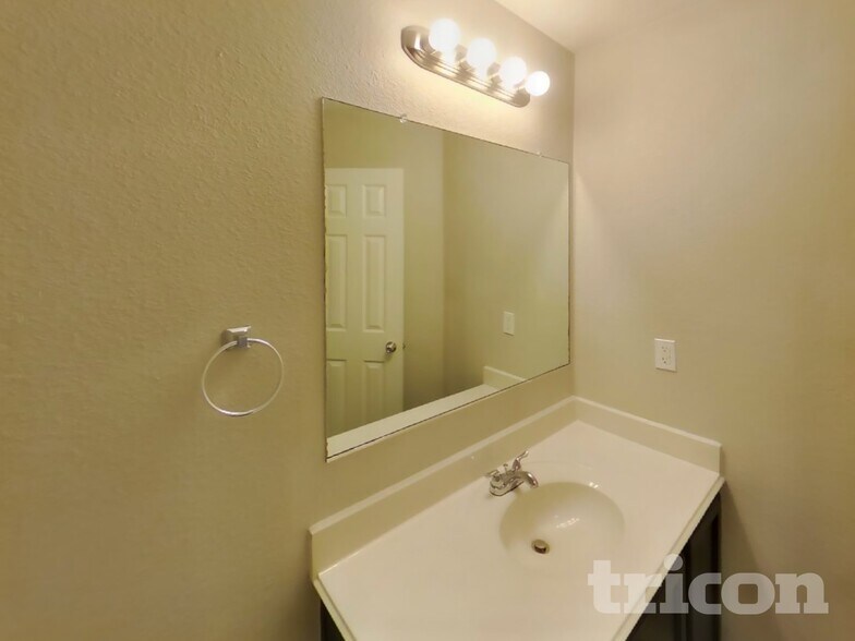 Building Photo - 2505 Buffalo Run