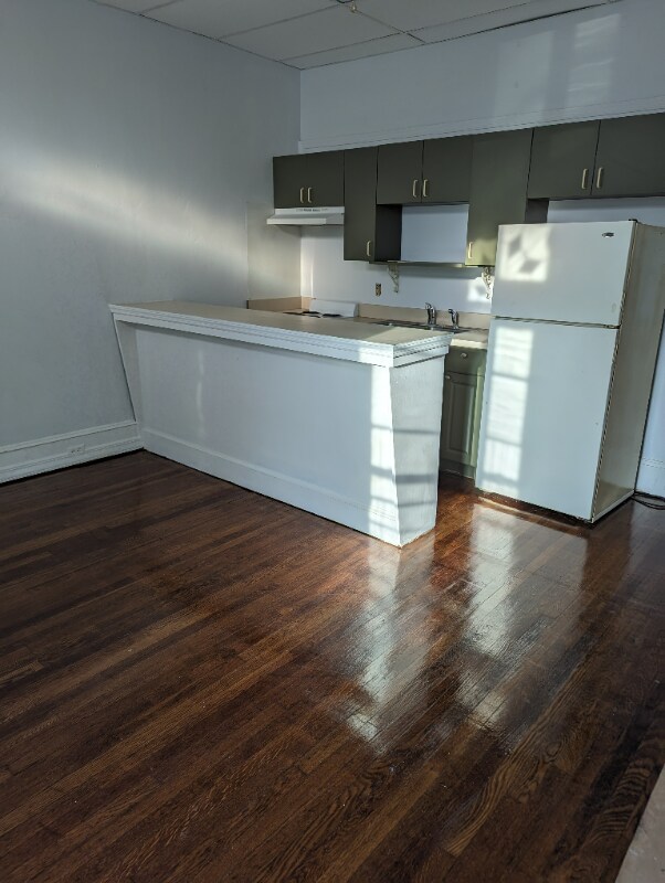 Building Photo - 112 S Maple Ave