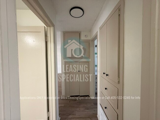 Building Photo - Charming South East OKC Home AVAILABLE FOR IMMEDIATE MOVE IN!