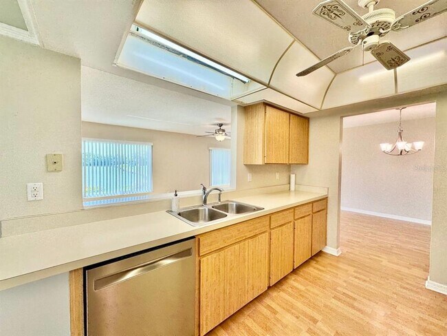 Building Photo - 3490 Mainlands Blvd S