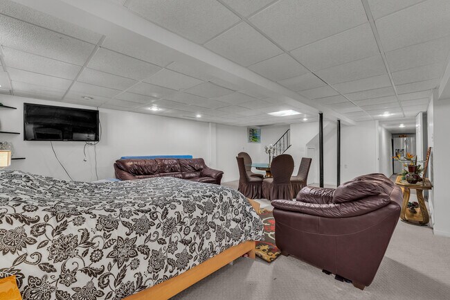 Building Photo - 5555 Patterson Dr