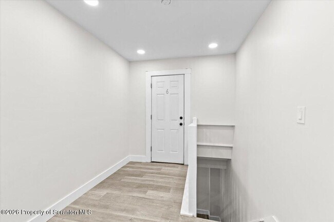 Building Photo - 840 Clay Ave