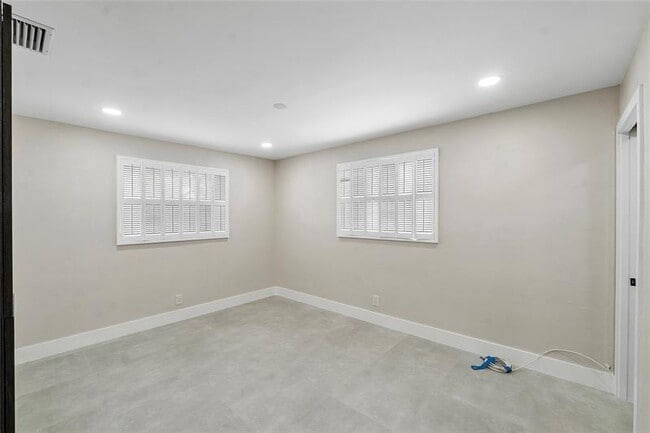 Building Photo - 828 Johnson St