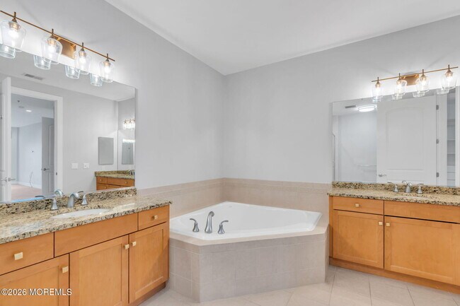 Building Photo - 432 Ocean Blvd N