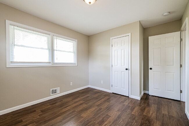 Building Photo - NEWLY RENOVATED LARGE RANCH ON CORNER LOT