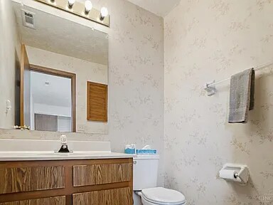 Building Photo - 2050 Woodtrail Dr