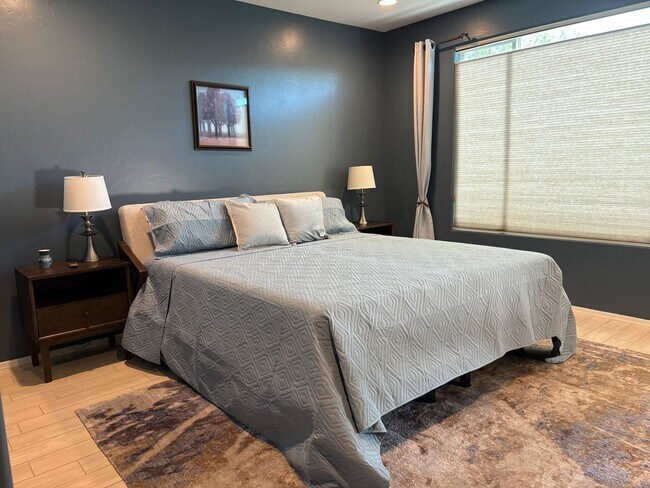 Building Photo - 55+ Furnished Short Term Dove Mountain Beauty