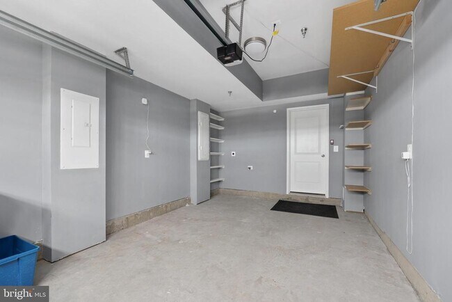Building Photo - 14983 River Walk Way