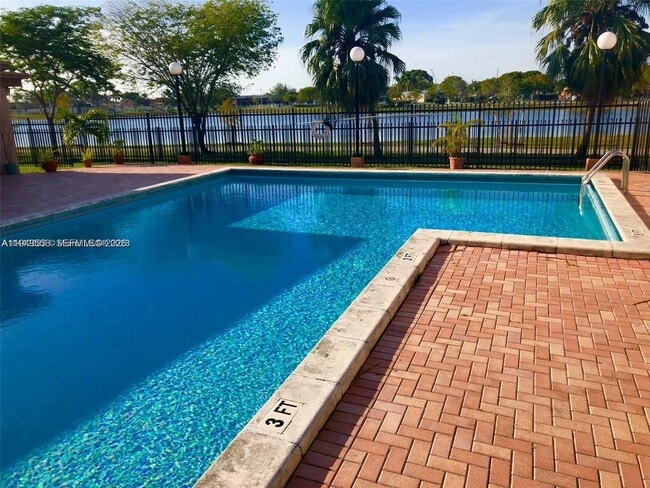 Building Photo - 200 W Park Dr