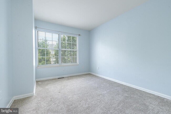 Building Photo - 307 Thyme Ln