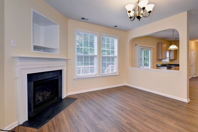 Building Photo - Spacious Home in York County