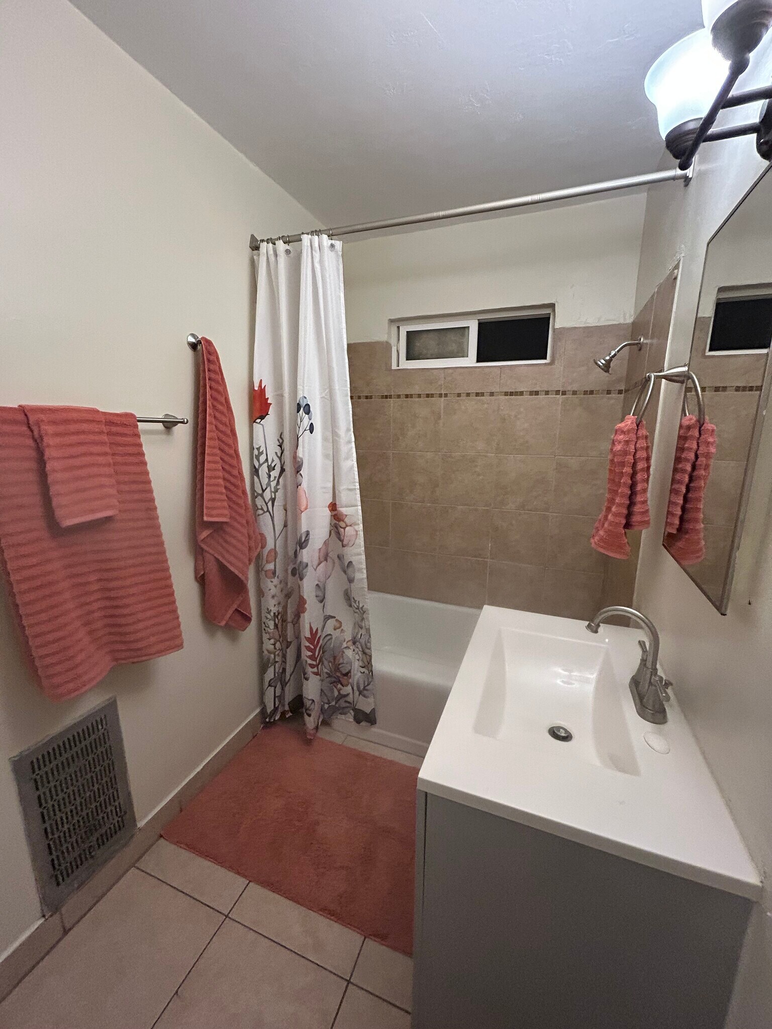 Building Photo - 5525 Bolivar St