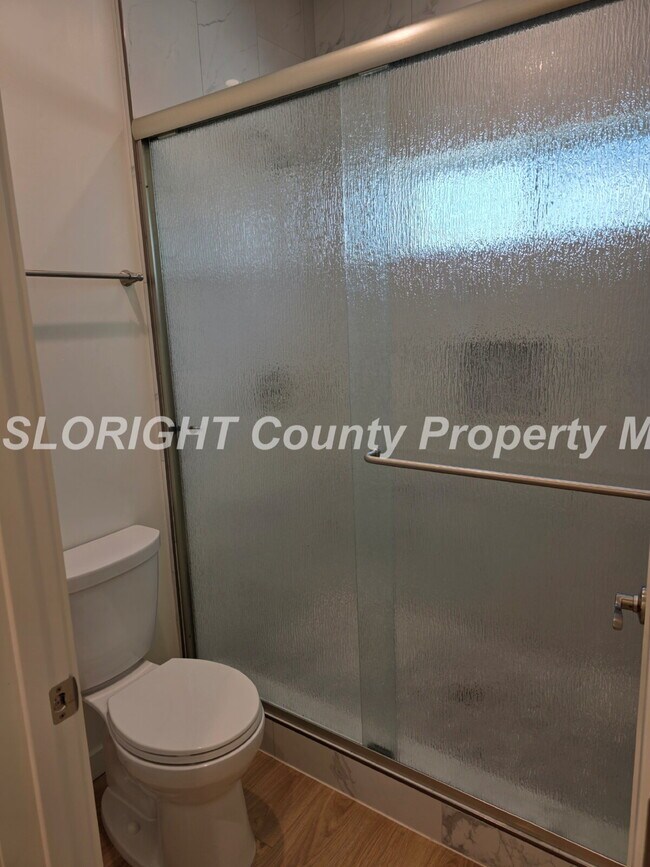Building Photo - AVAILABLE NOW - 2 Bed, 2 Bath Downstairs Morro Bay Apartment