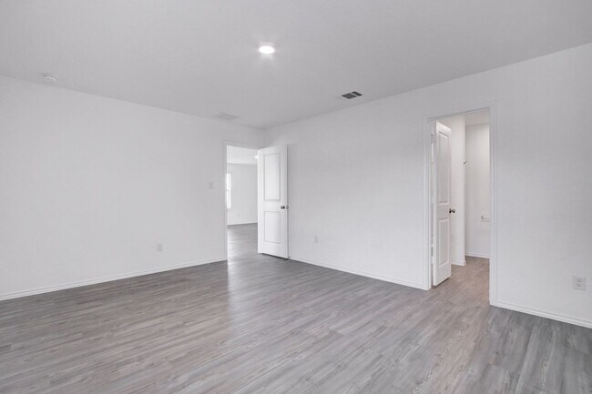 Building Photo - 4 Bedroom Home on Corner Lot in Waterwheel Subdivision