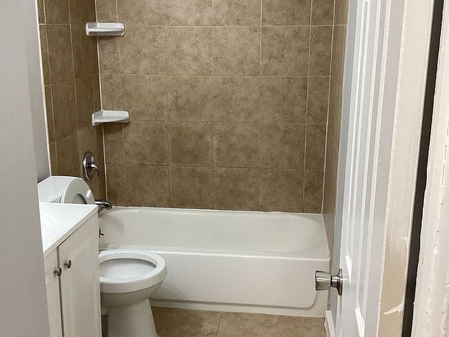 Building Photo - 370 Joe Parker Rd