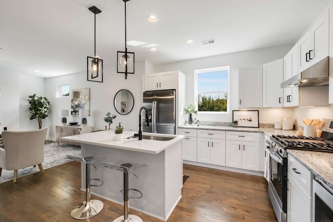 Building Photo - 1806 Lischey Ave