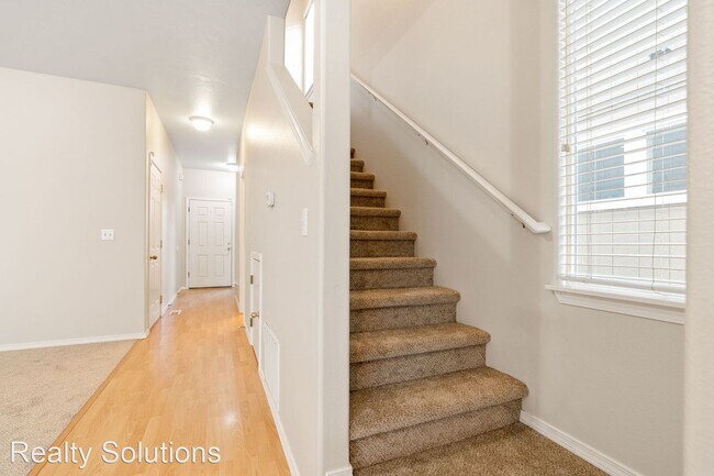 Building Photo - 3 br, 2.5 bath House - 17691 SW September ...