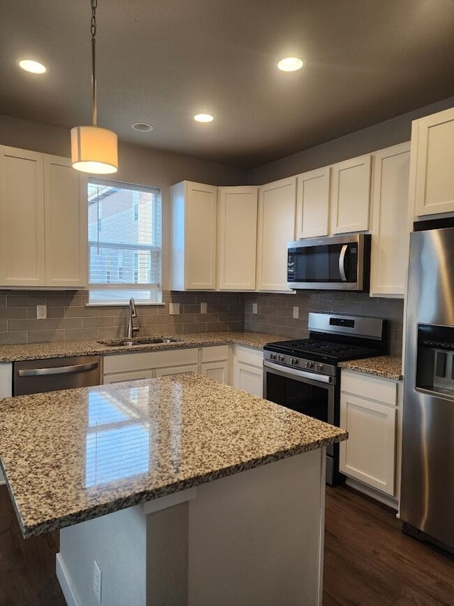 Building Photo - Long Realty & Property Management - Nearly New Home in Aurora **Half Off Rent June 2026**