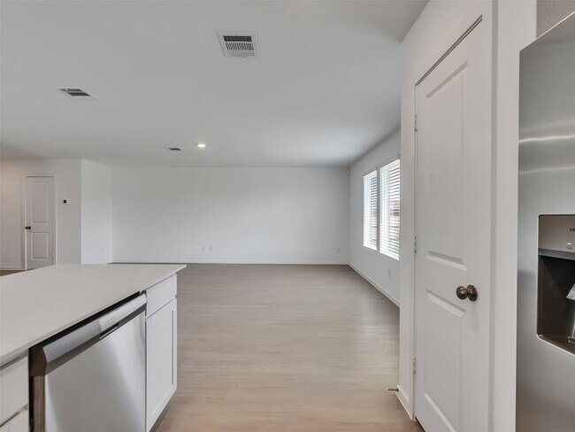 Building Photo - 921 Capracotta Dr
