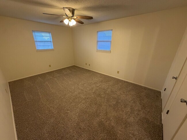 Building Photo - 5003 Hall Ave