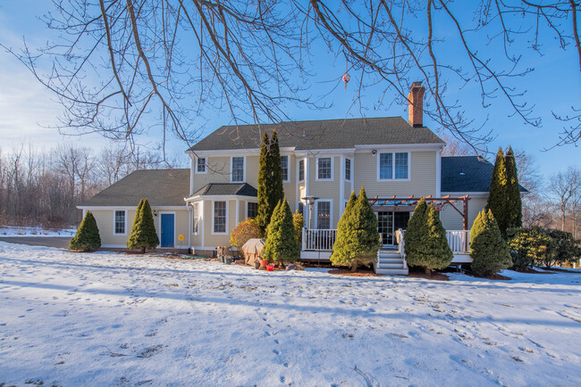 Building Photo - 64 Charolais Way