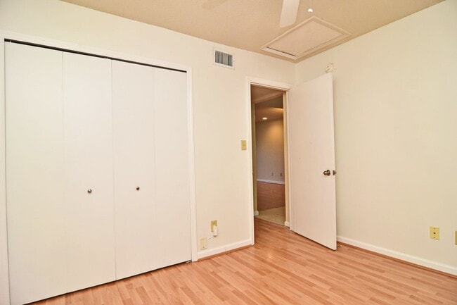 Building Photo - 2 Bed 2 Bath Audubon Place Condo