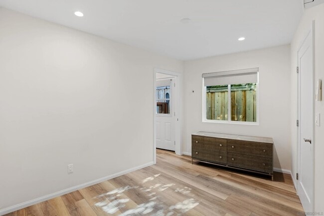 Building Photo - 1305 Blue Sky Dr