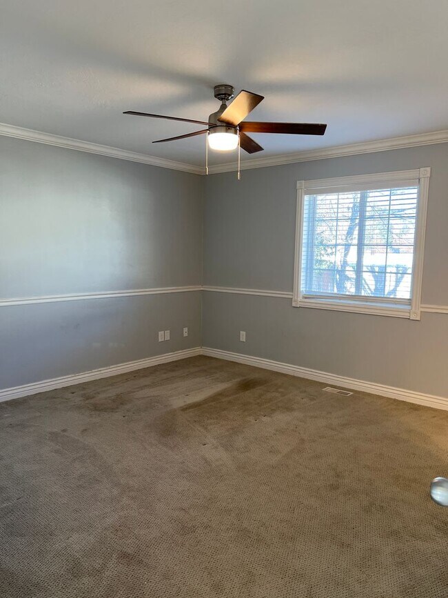 Building Photo - THIS IS A LEASE TAKEOVER - PLEASE CONTACT ...