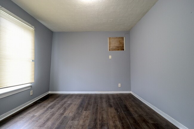 Building Photo - 3051 W Crockett St