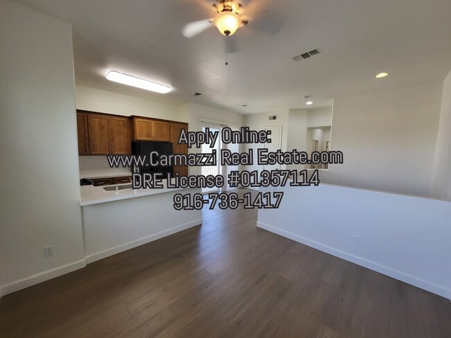 Building Photo - 3920 E Commerce Way