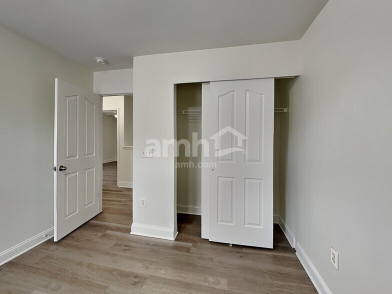 Building Photo - 404 Annaberg Ln