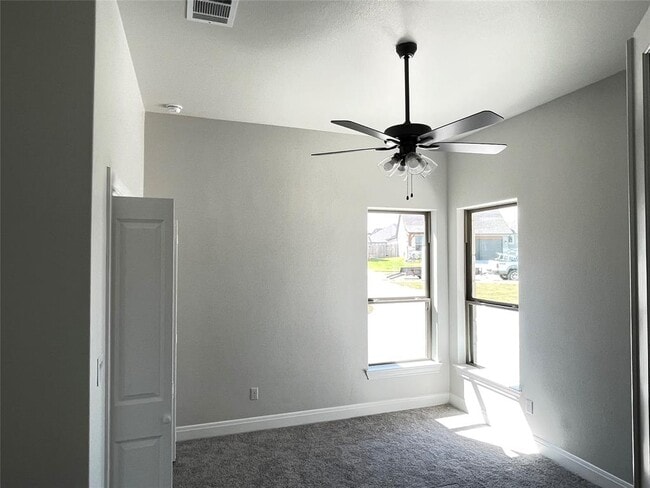 Building Photo - 104 Creek Point Dr