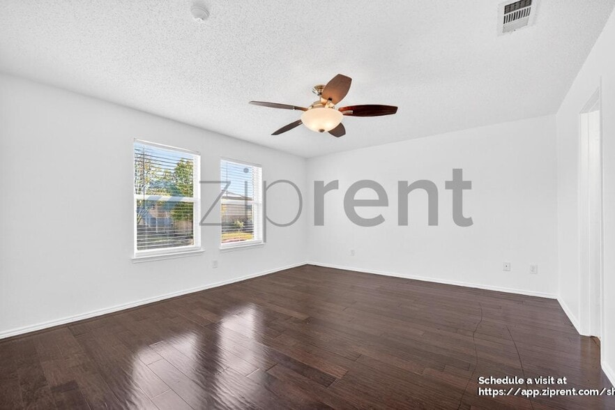 Building Photo - 1117 Beeblossom Dr