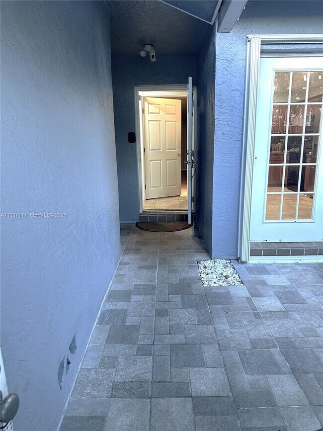 Building Photo - 9724 SW 142nd Pl