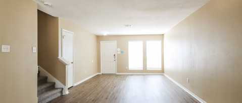 Building Photo - 1127 Laurel Chase Tr
