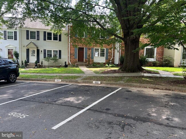 Building Photo - 9015 Piney Grove Dr