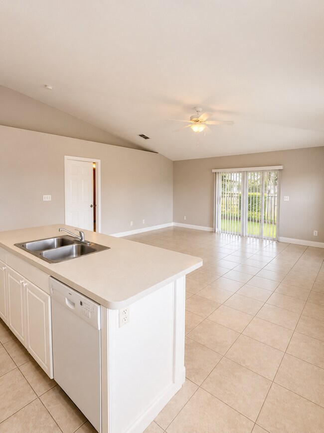 Building Photo - 2/2 + Den Available Now!
