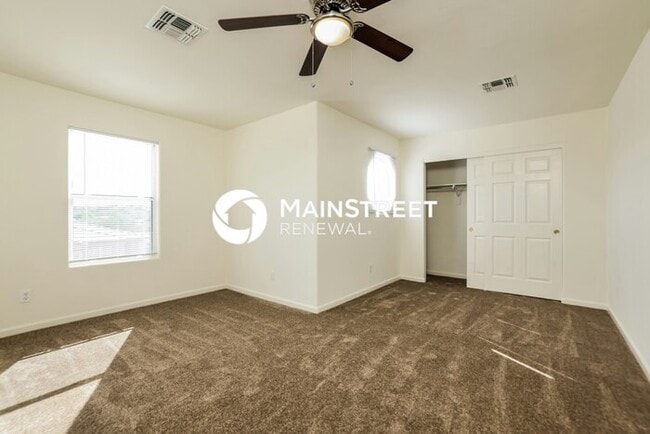 Building Photo - 4 Bedroom Pet-Friendly Home in VAIL, AZ with Main Street Renewal