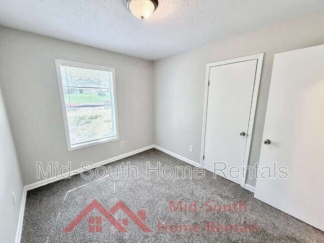 Building Photo - 4315 Mountain Terrace St