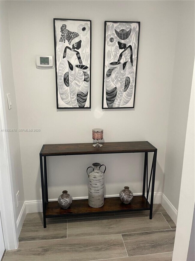 Building Photo - 2030 S Ocean Dr