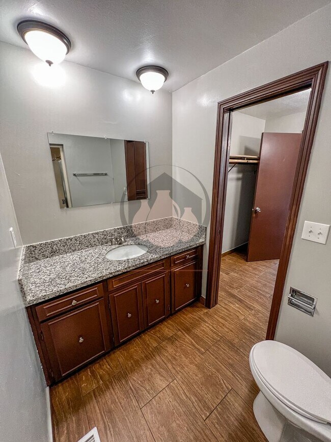 Building Photo - 4706 Buffalo Dr SE