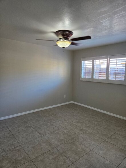 Building Photo - 2504 N Bourbon St