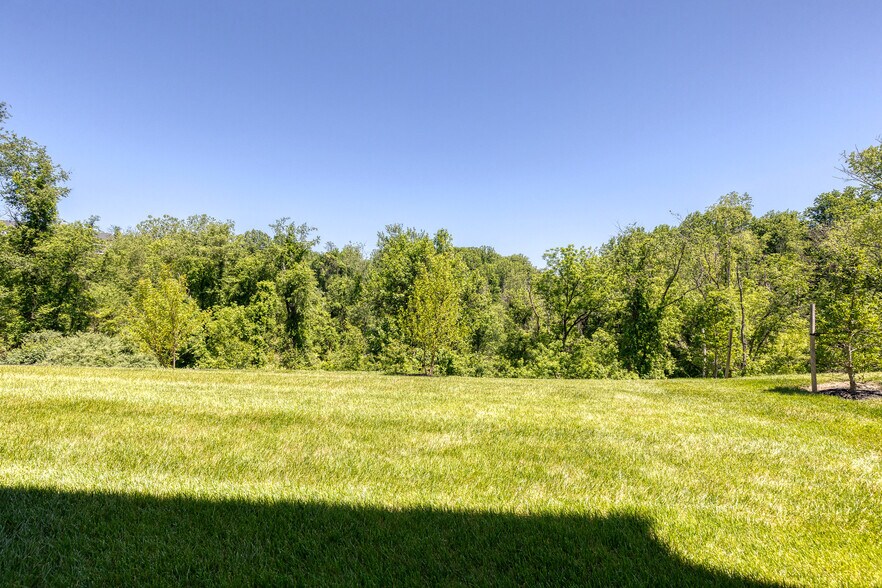 Building Photo - 200 Hickory Hollow Ct
