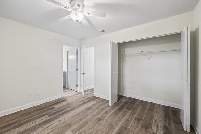 Building Photo - "Charming 2-Bedroom Townhouse Retreat with...