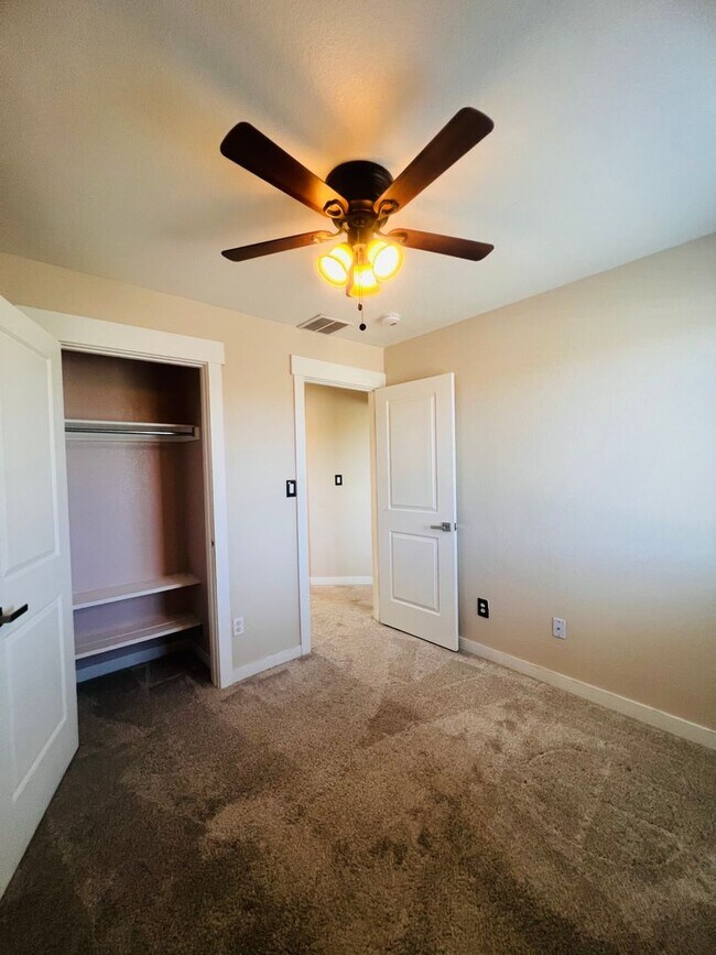 Building Photo - 6150 Rockville Dr