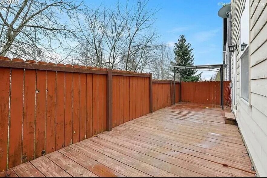 Building Photo - 5615 NE 75th Ave